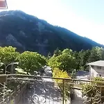 Parco Dei Castagni 아파트 *